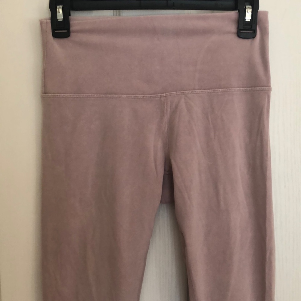 LuLu Lemon pants - no tag, but would be women’s small. Excellent condition!